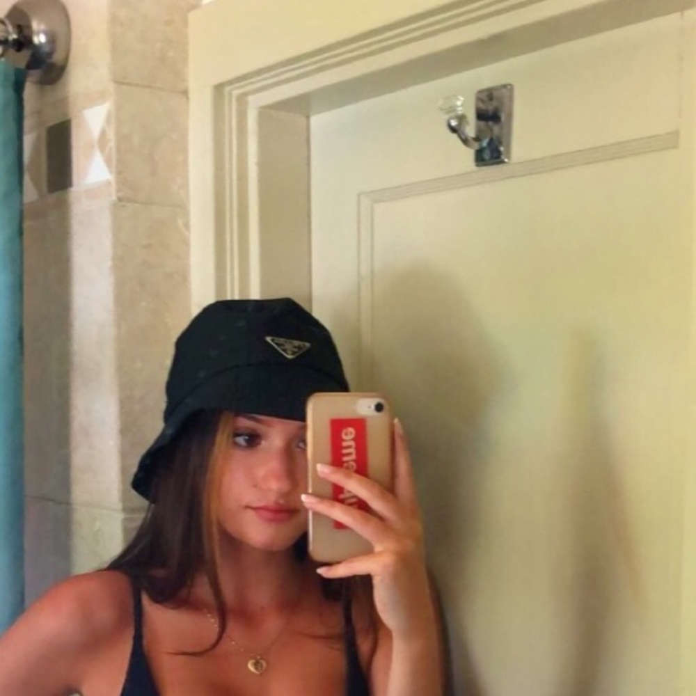 Meet your Posher, Veronika